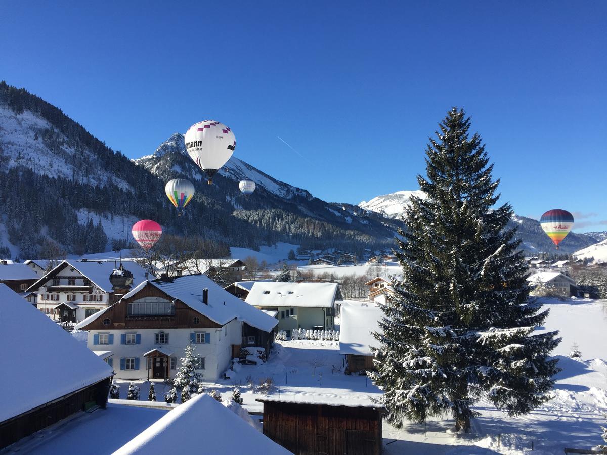 Hotel Goldenes Kreuz Tannheim Luaran gambar